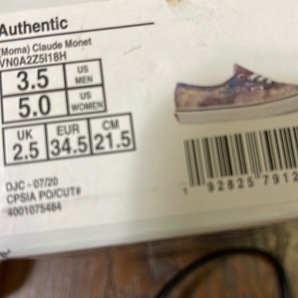 Vans Authentic
(MoMA) Claude Monet
VNOA2Z5118H
WMNS sneakers - Picture 16 of 16